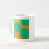 groene cirkel in geelachtig sinaasappel koffiemok (Voorkant links)