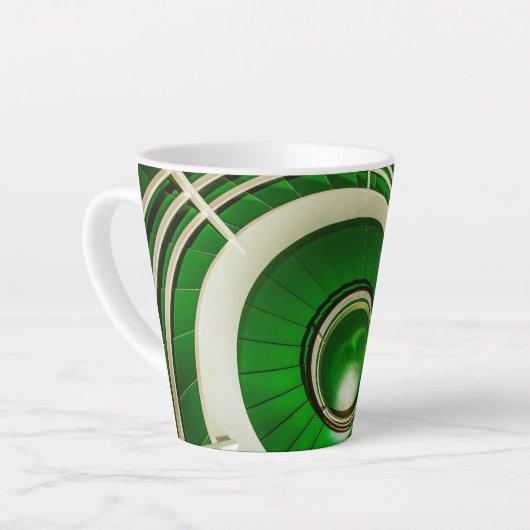 Groene cirkelbaan latte mok (Linkerhoek)