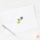 groene computer typende alien monster blob ronde sticker (Envelop)