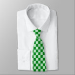 Groene controles gecontroleerd stropdas<br><div class="desc">De moderne trendy controleerde stropdas in bosgroene en lichte pastelgroene controles.</div>