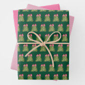 Groene Coquette Bow Christmas Tree Wrapping Paper (In situ)