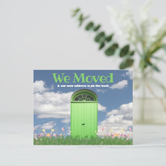 Groene deur wolken bloemen we verhuisd aankondigin briefkaart (Staand voorkant)