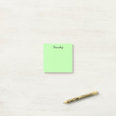 Groene donderdag post-it® notes (Op bureau)