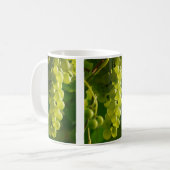 Groene druiven aan de wijnstok mok (Voorkant links)
