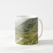 GROENE DRUKVELD EN MOUNTAS KOFFIEMOK (Voorkant rechts)