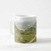 GROENE DRUKVELD EN MOUNTAS KOFFIEMOK (Voorkant links)