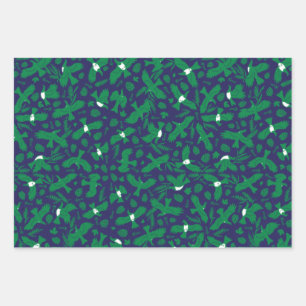 Groene duiven op blauw inpakpapier vel