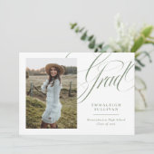 Groene Elegante Script Foto Afstudeer Uitnodiging (Staand voorkant)