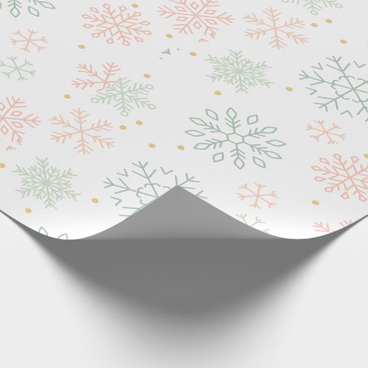 Groene en beige sneeuwvlokken Moderne Kerstmis Cadeaupapier (Hoek)