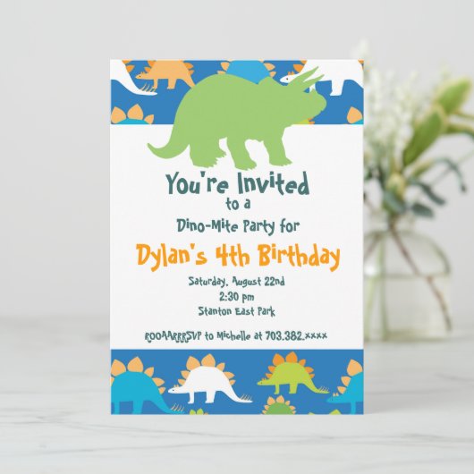 Groene en Blauwe Dinosaur Birthday Party Uitnodigi Kaart (Staand voorkant)