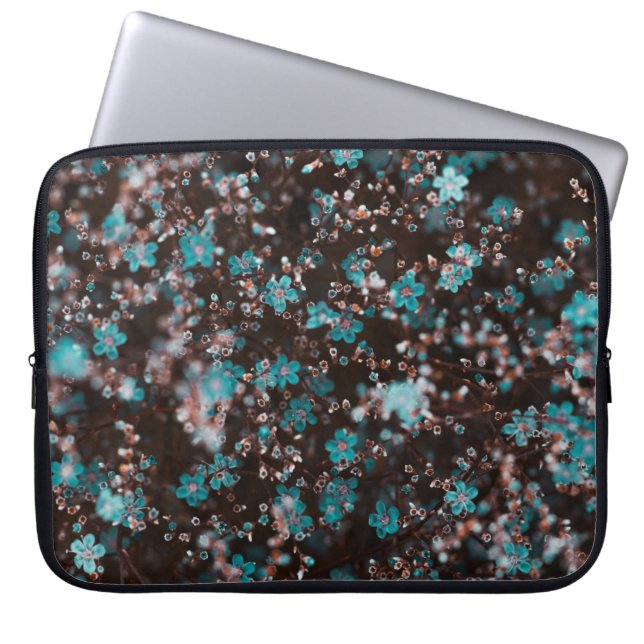 GROENE EN BROEIENDE STROMEN LAPTOP SLEEVE (Voorkant)