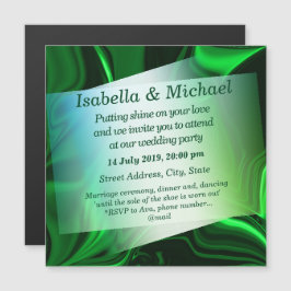 Groene en donkere krommen op donkergroene achtergr magnetische uitnodiging