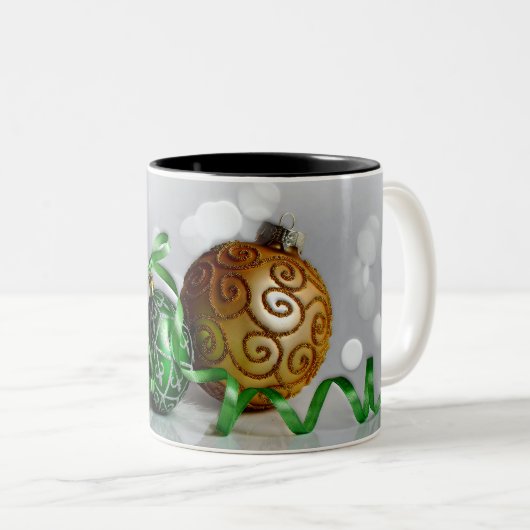 Groene en gouden kerstversieringen tweekleurige koffiemok (Voorkant rechts)