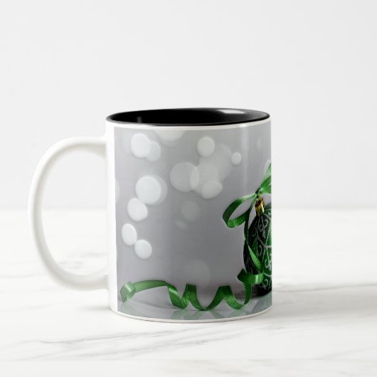 Groene en gouden kerstversieringen tweekleurige koffiemok (Links)