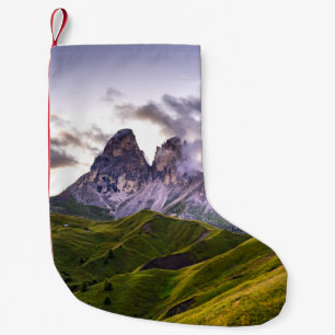 GROENE EN GRIJE MOUNTAINEN ONDER WITTE KLEUREN TIJ KLEINE KERSTSOK