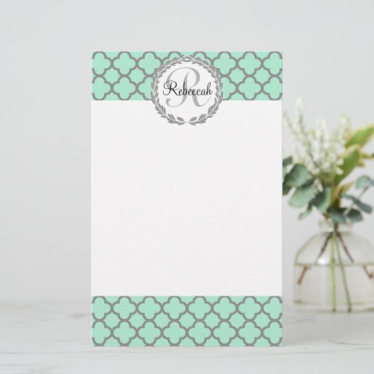  groene en grijze monogram Quatrefoil naam Briefpapier (Staand voorkant)