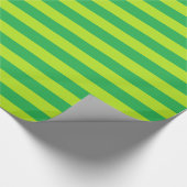 Groene en kalkgroene strepen cadeaupapier (Hoek)