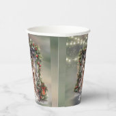 Groene en rode bessen versierd licht deur kerst papieren bekers (Rechts)