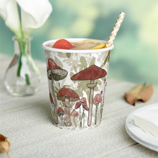 Groene en rode paddenstoelen papieren bekers (Insitu)