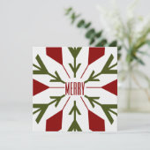 Groene en rode sneeuwvlok met MERRY-tekst Feestdagenkaart (Staand voorkant)