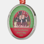 Groene en rode tweelingen Eerste kerstfoto Metalen Ornament (Links)