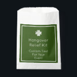 Groene en witte Hangover Relief Kit Favor Bags Bedankzakje<br><div class="desc">Eenvoudige en leuke,  groene en witte,  aanpasbare Hangover Relief Kit gunt tassen om alle goeds voor je harde vrienden te doen.</div>