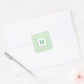 Groene en Witte Strepen Aangepast Monogram Vierkante Sticker (Envelop)