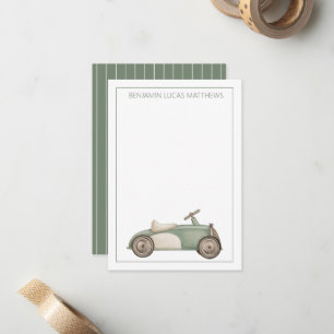 Groene en witte vintage speelgoedauto gepersonalis notitiekaartje