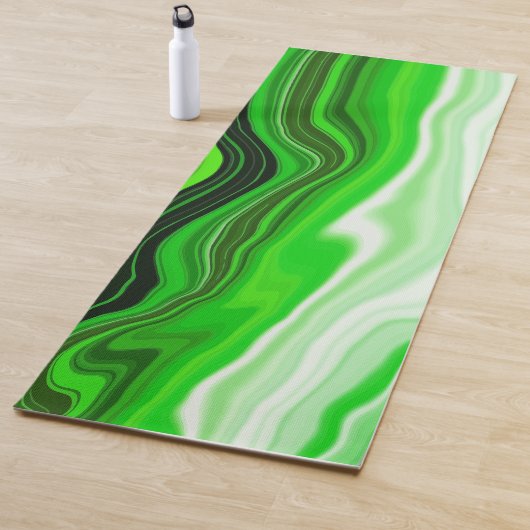 Groene en zwarte marmer als Striped Fluid Art Yogamat (In situ)
