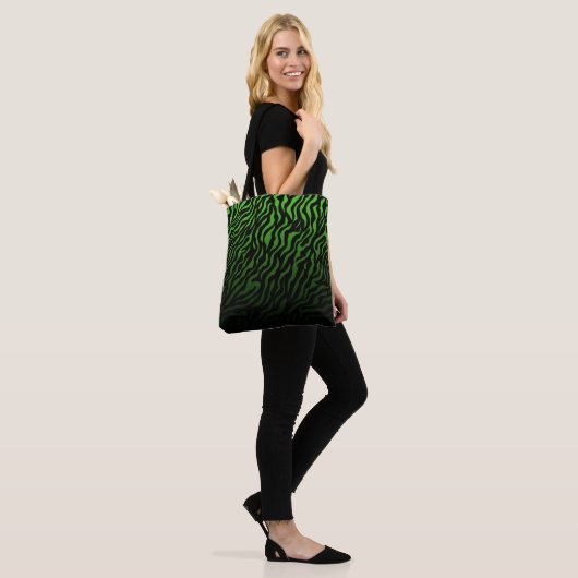 Groene en zwarte zebraprint: Stijlvol Tote Bag (Op model)