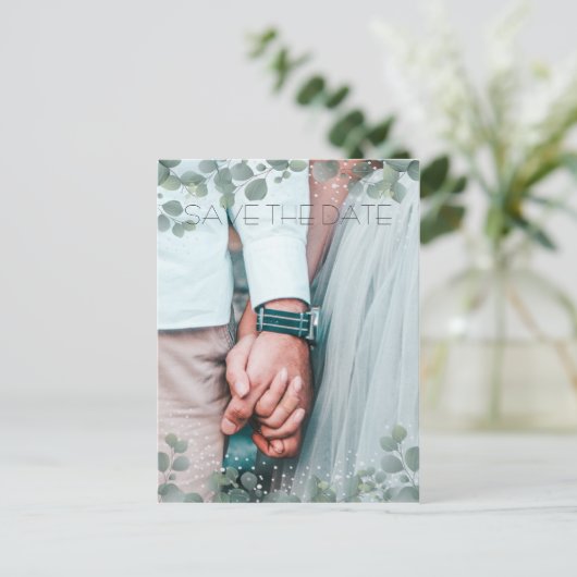 Groene Eucalyptus Moderne foto Save the Date Briefkaart (Staand voorkant)
