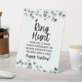 Groene Eucalyptus Ring Hunt Vrijgezellenfeest Game Reclamebord Met Voetstuk (Insitu)