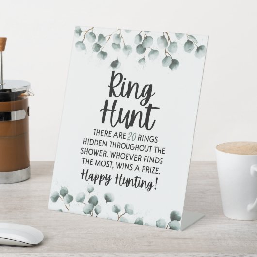 Groene Eucalyptus Ring Hunt Vrijgezellenfeest Game Reclamebord Met Voetstuk (Insitu)