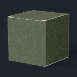Groene Favor Box met Spikkels voor Evenementen - O Bedankdoosjes<br><div class="desc">Breng een verfijnd maar toch organisch tintje aan uw evenementen met deze gespikkelde mosgroene favorieten doos. De unieke ruwe textuurafwerking voegt een tactisch visueel element toe dat prachtig uitkomt in zowel natuurlijk als kunstlicht. Ontworpen om zowel moderne minimalisten als evenementenplanners voor grote groepen aan te spreken, past deze veelzijdige doos...</div>