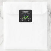 Groene fiets op zwart vierkante sticker (Tas)