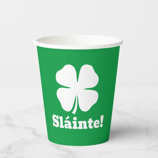 Groene gelukkige klaver op papier voor St Patrick' Papieren Bekers (Voorkant)