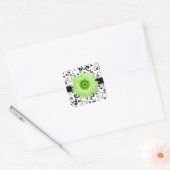 Groene Gerbera Daisy met zwarte Scroll Design Seal Vierkante Sticker (Envelop)
