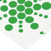 Groene gestippelde sterren op wit korte tafelloper (Hoek)