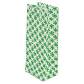 Groene gestippelde sterren op wit wijn cadeautas (Achterkant Gekanteld)