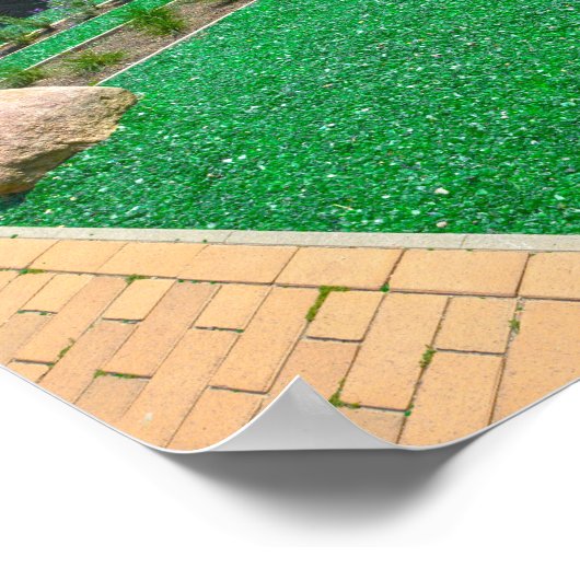 Groene glazen mulch in tuin in Schwerin, Duitsland Poster (Hoek)