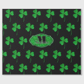 Groene Glitterende Klavertjes Monogram St. Patrick Cadeaupapier (Vlak)