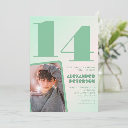 Groene gradiënt 14e verjaardag uitnodigingen Boy P (Staand voorkant)