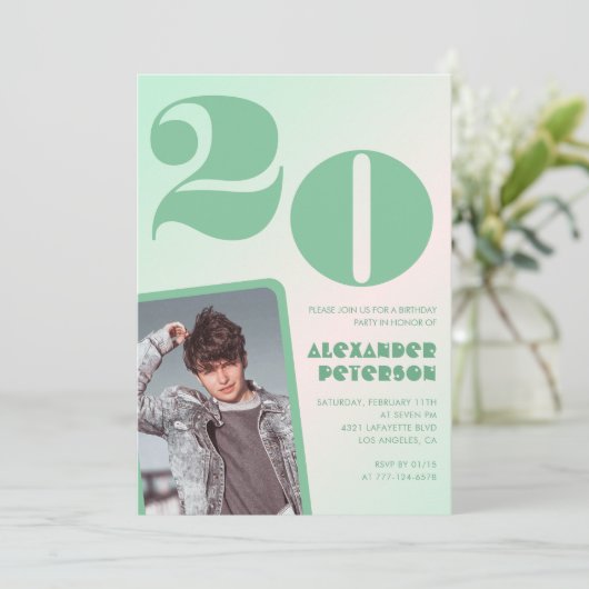 Groene gradiënt 20e verjaardag uitnodigingen Boy P (Staand voorkant)