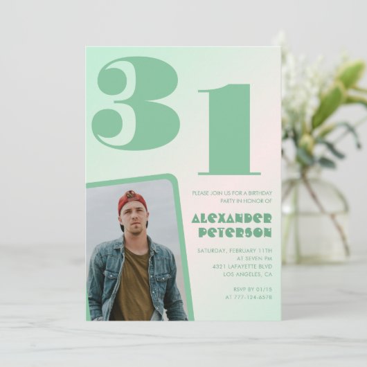 Groene gradiënt 31e verjaardag uitnodigingen Boy P (Staand voorkant)