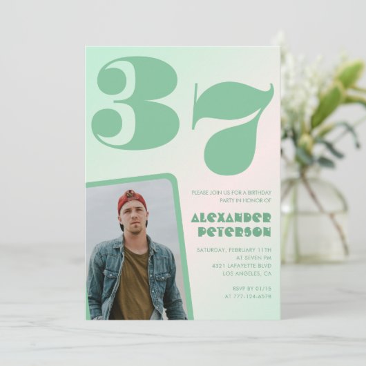 Groene gradiënt 37e verjaardag uitnodigingen Boy P (Staand voorkant)