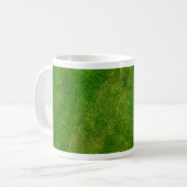 Groene gras, gepersonaliseerd Golfbal op gras Koffiemok (Voorkant links)