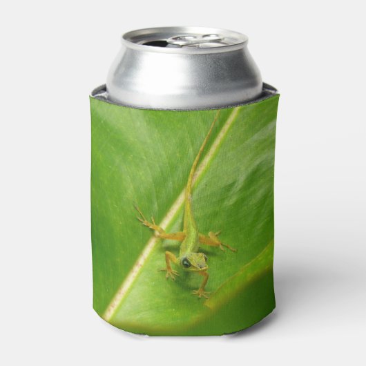 Groene hagedis op groen blad blikjeskoeler (Blikje Voorkant)