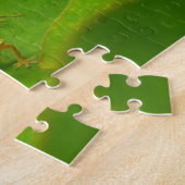 Groene hagedis op groen blad legpuzzel (Zijkant)