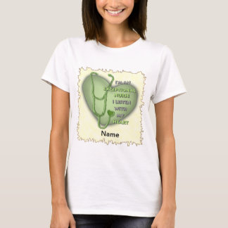 Groene hart uitzonderlijke verpleegkundige t-shirt