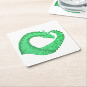 Groene hartdraak op wit kartonnen onderzetters (Schuin)
